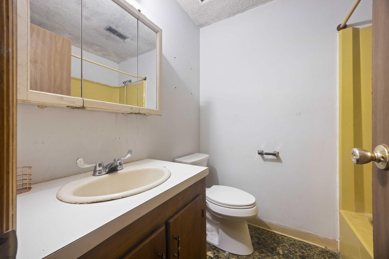 601 Levee Drive Photo 21