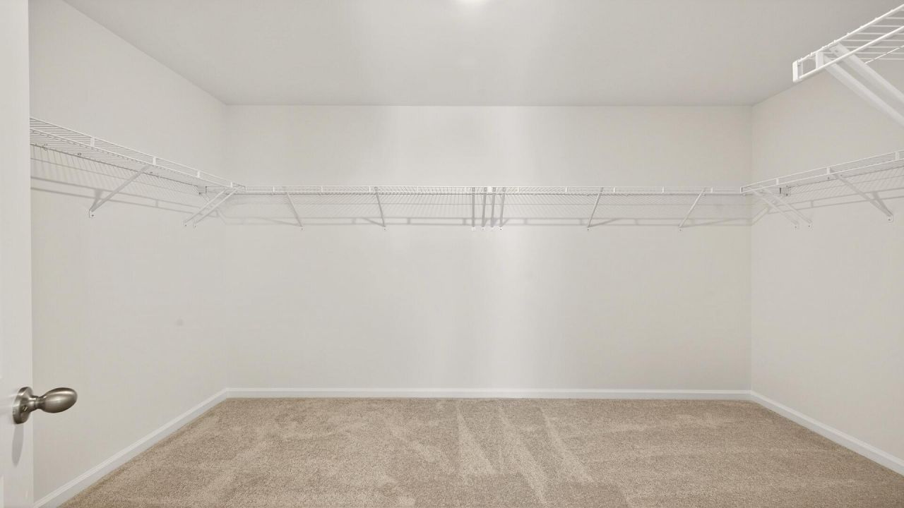 449 Cadbury Loop Photo 17