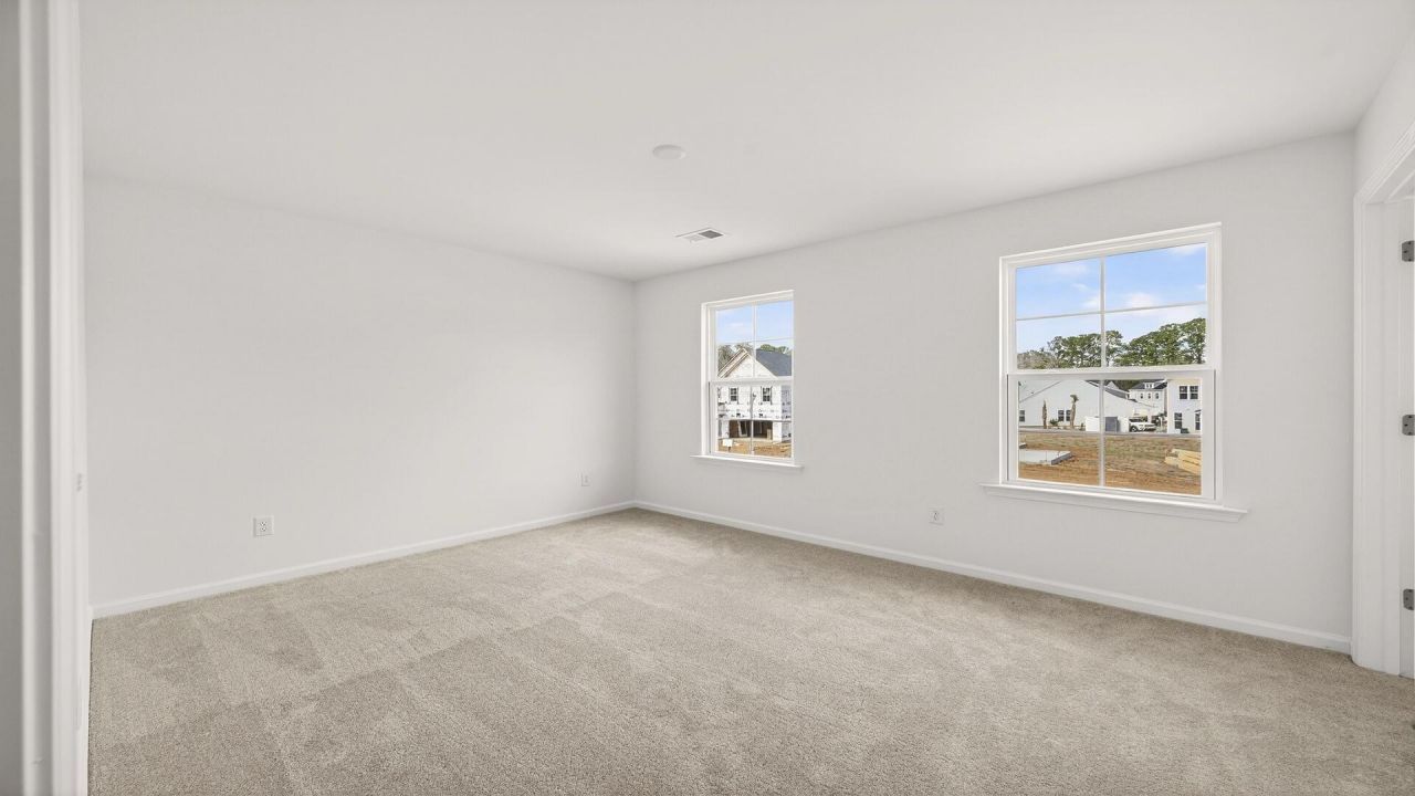 449 Cadbury Loop Photo 20