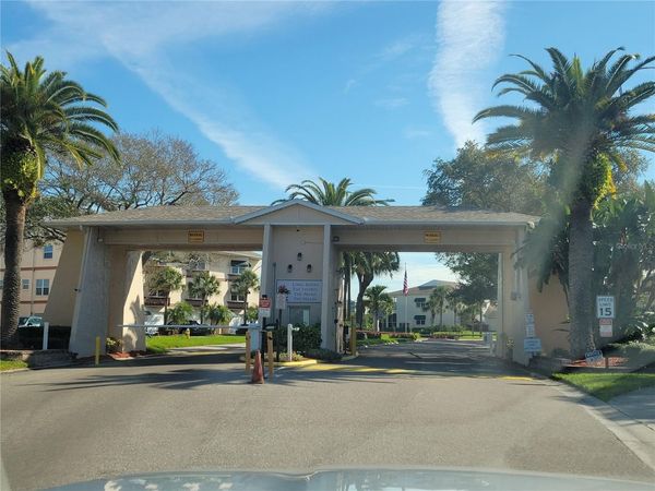 10032 65TH AVENUE N, Unit 8, ST PETERSBURG, FL 33708