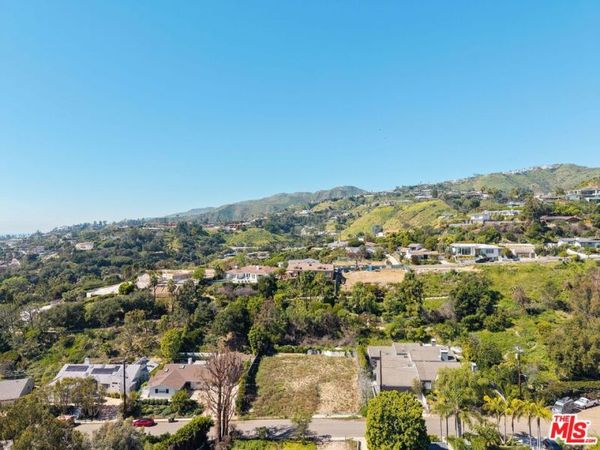 1109 Maroney Lane , Pacific Palisades, CA 90272