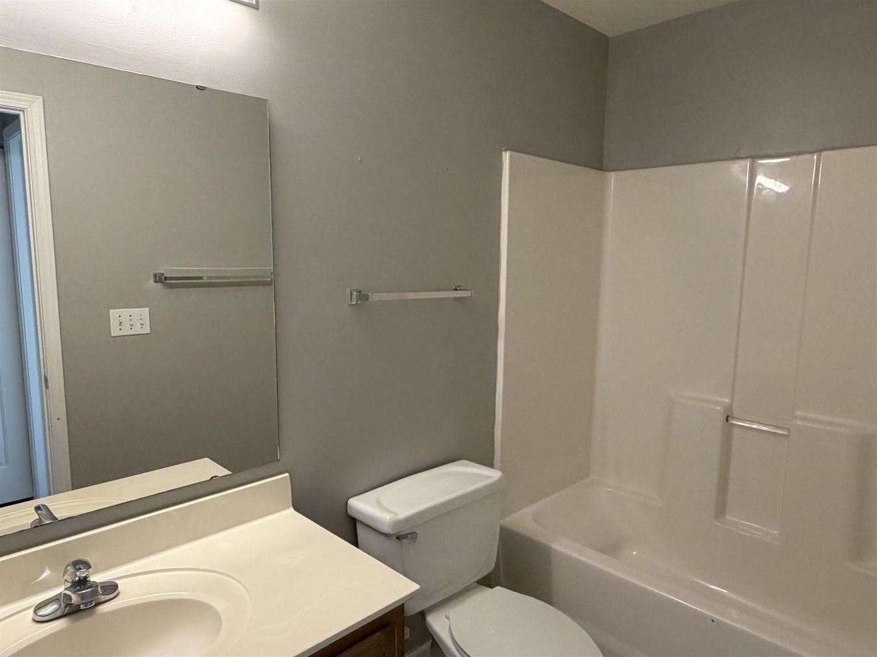 900 Silvercrest Dr.  Photo 13