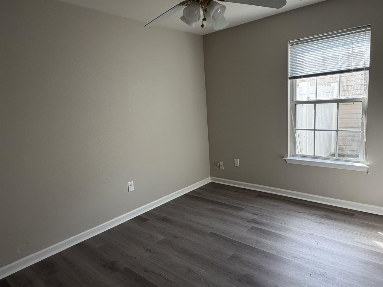 900 Silvercrest Dr.  Photo 14