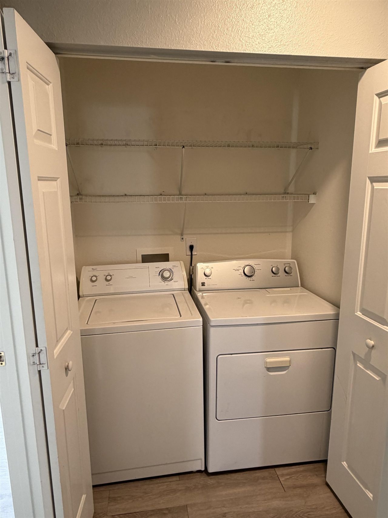 900 Silvercrest Dr.  Photo 15