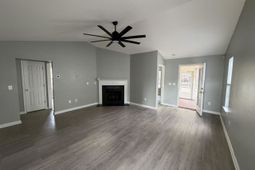 900 Silvercrest Dr.  photo 4