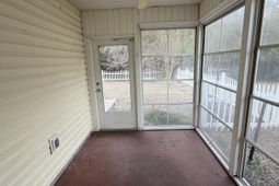 900 Silvercrest Dr.  photo 4