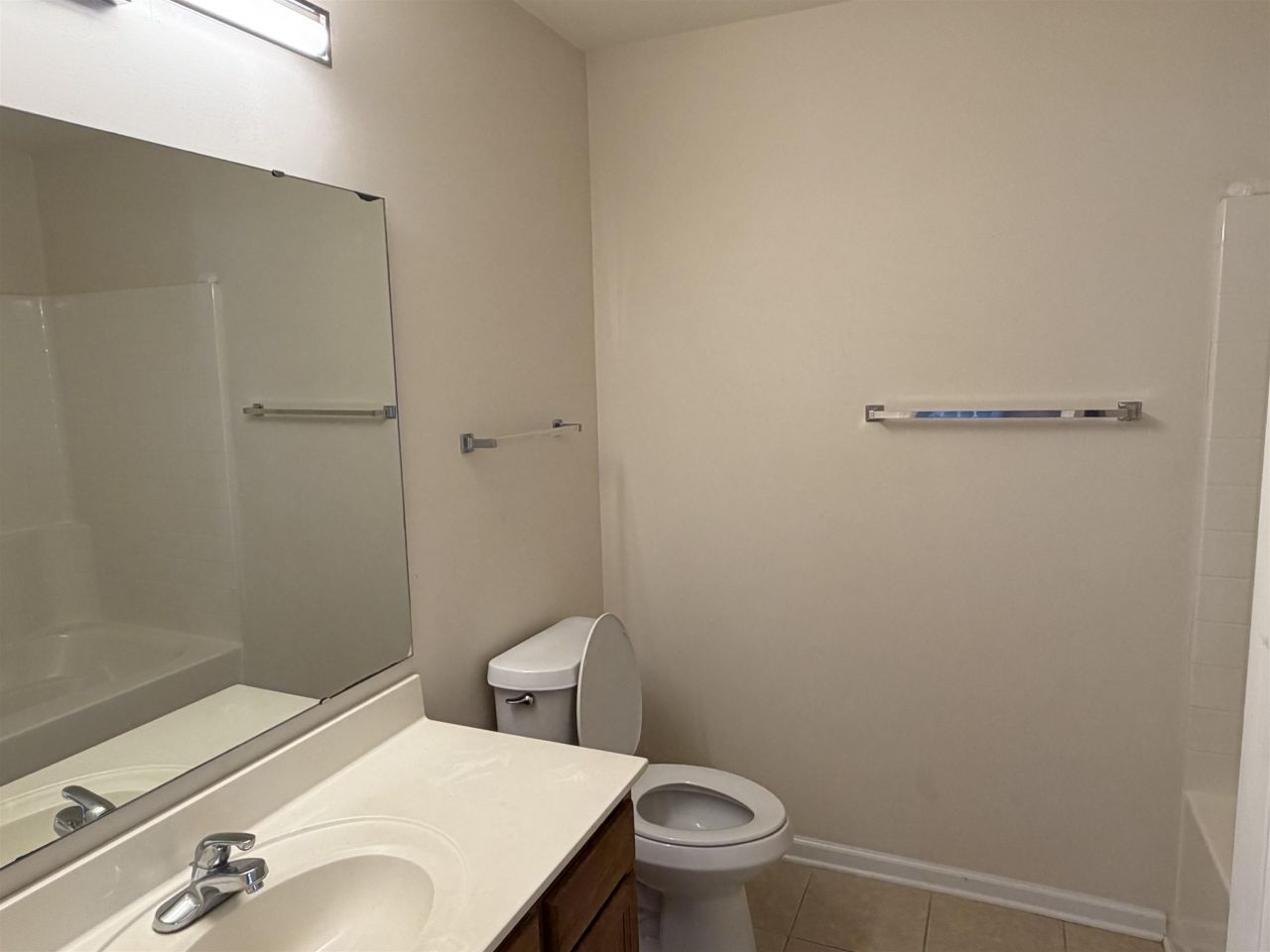 900 Silvercrest Dr.  Photo 9