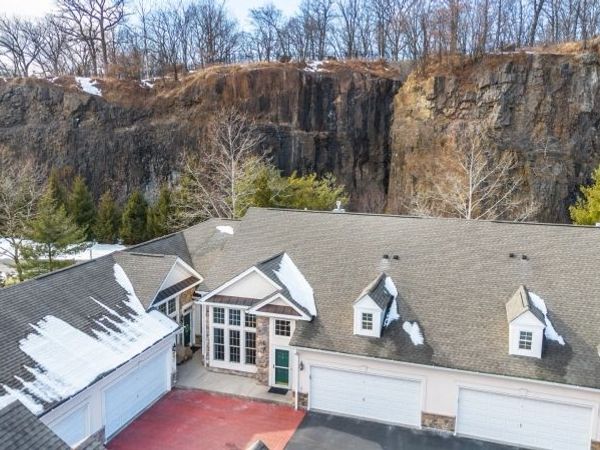 7 Graphite Dr, Woodland Park, NJ 07424