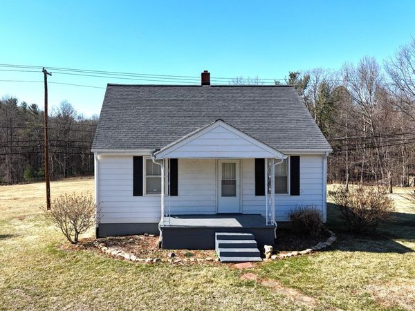 376 Southside DR , Rocky Mount, VA 24151