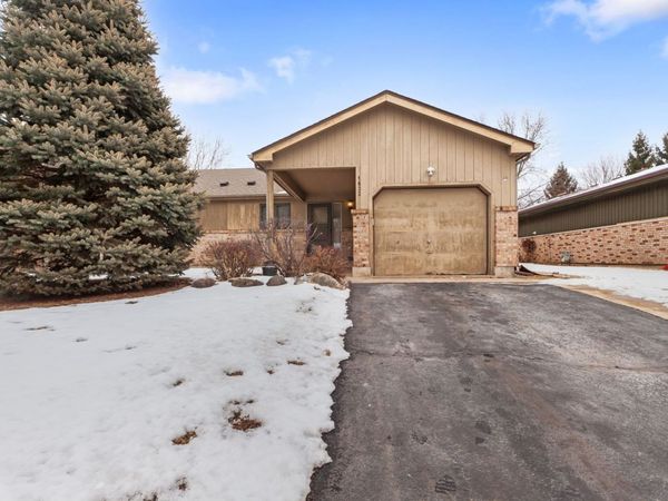 1632 Poplar Lane, Woodstock, IL 60098