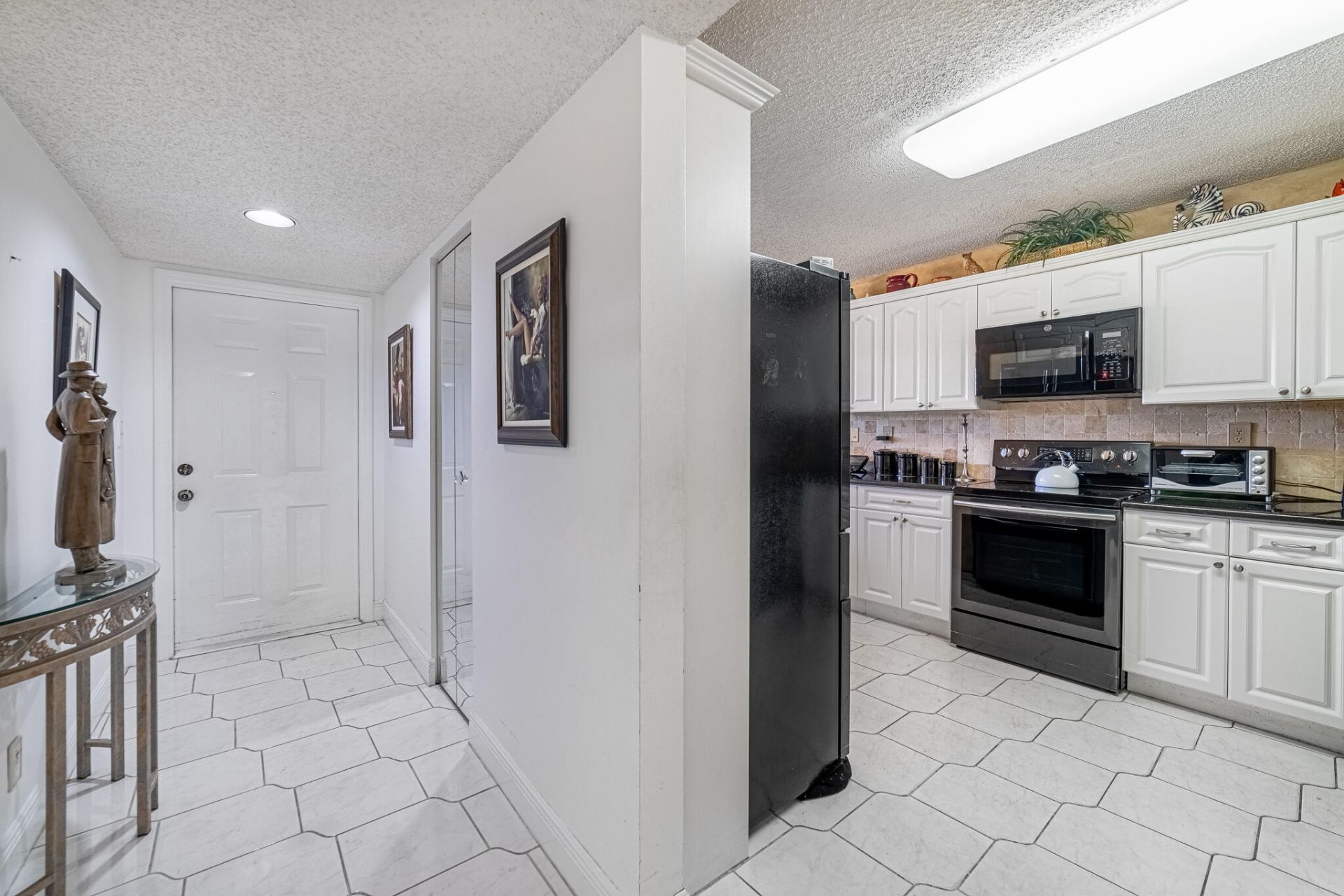 15456 Pembridge Drive, Unit 111, Delray Beach, FL 33484 Photo