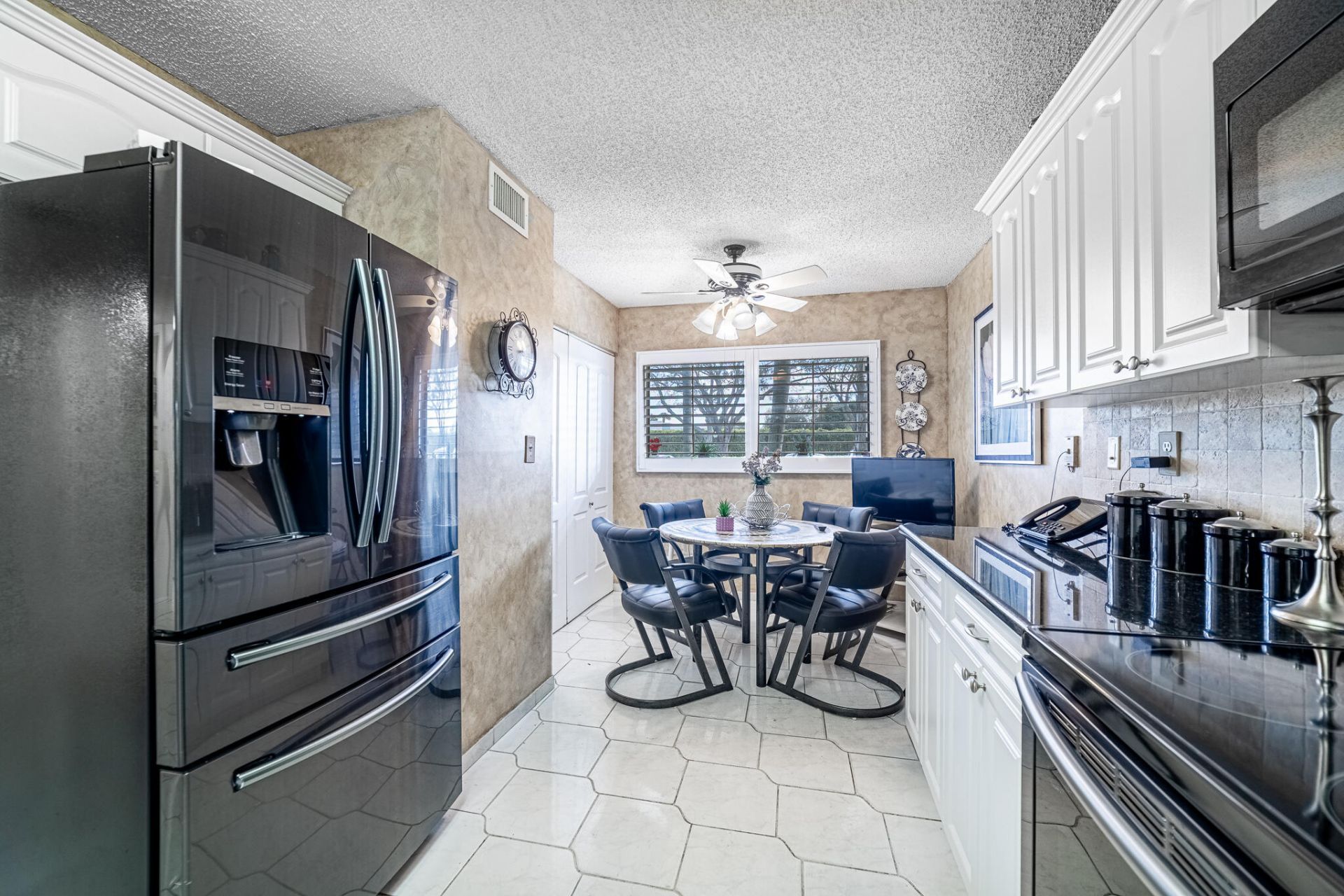 15456 Pembridge Drive, Unit 111, Delray Beach, FL 33484 Photo