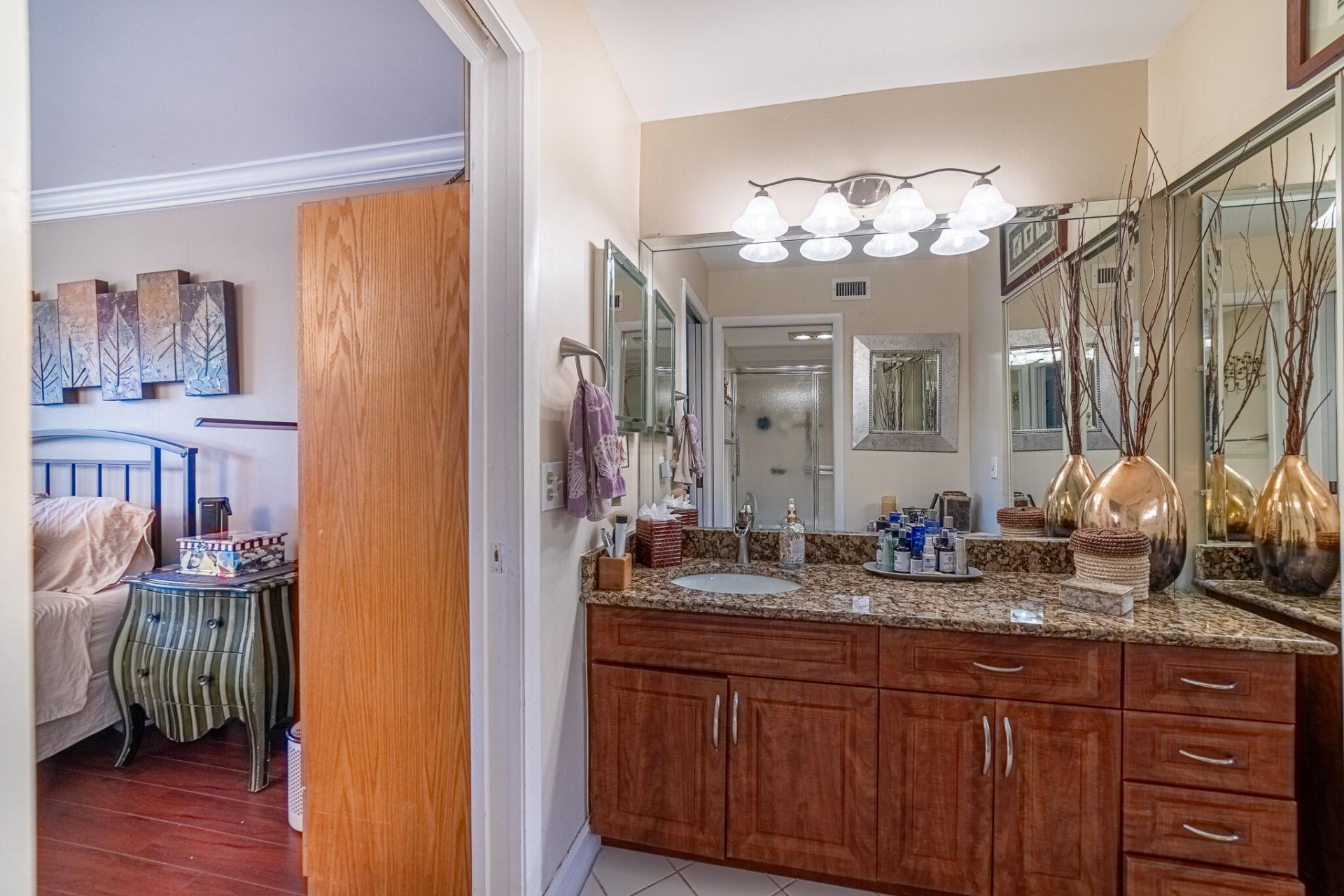 15456 Pembridge Drive, Unit 111, Delray Beach, FL 33484 Photo