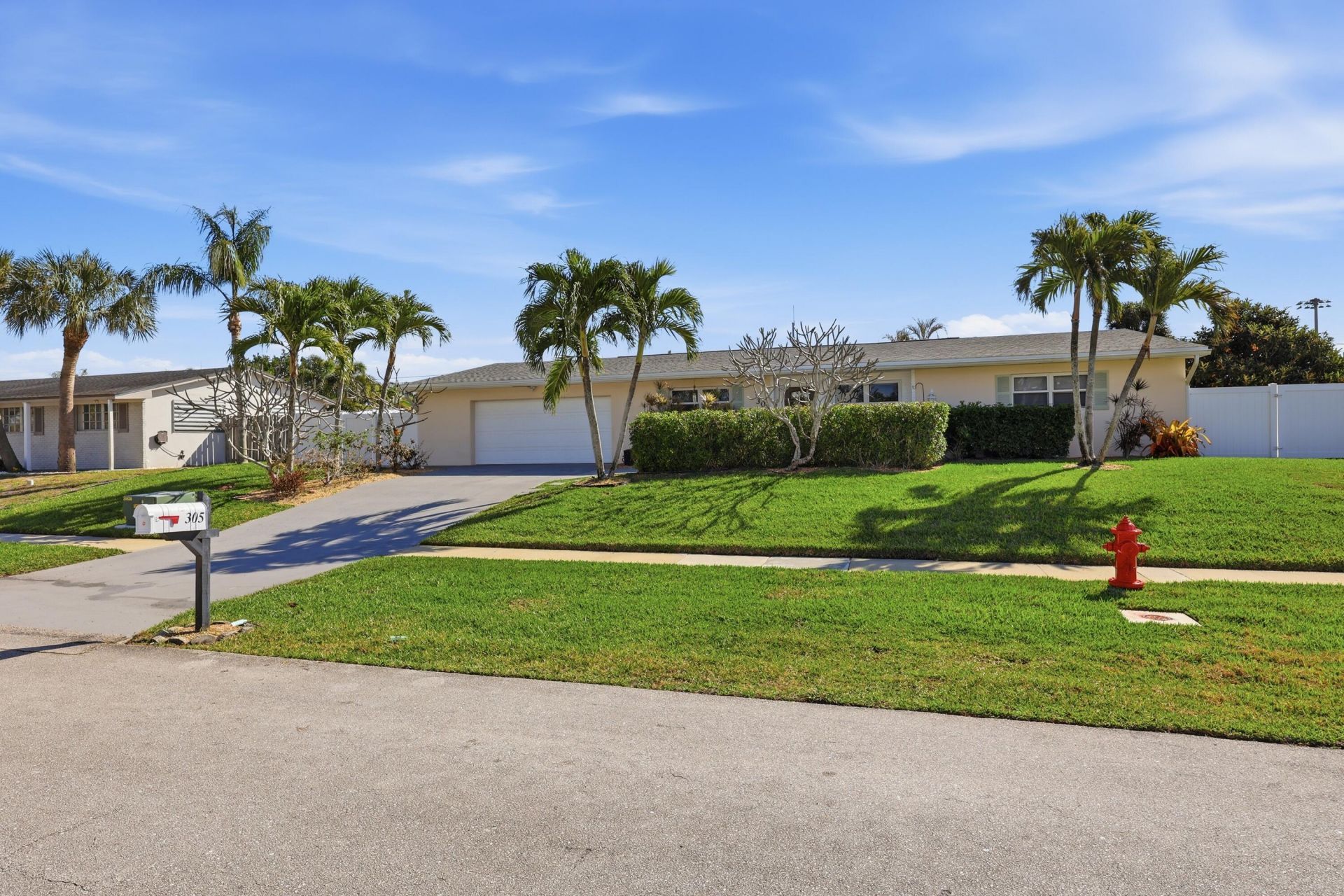 305 Circle E, Jupiter, FL 33458 Photo