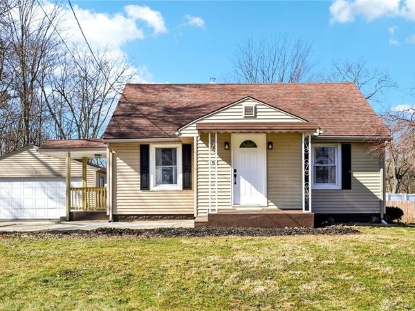 62 Jacobs Road , Hubbard, OH 44425