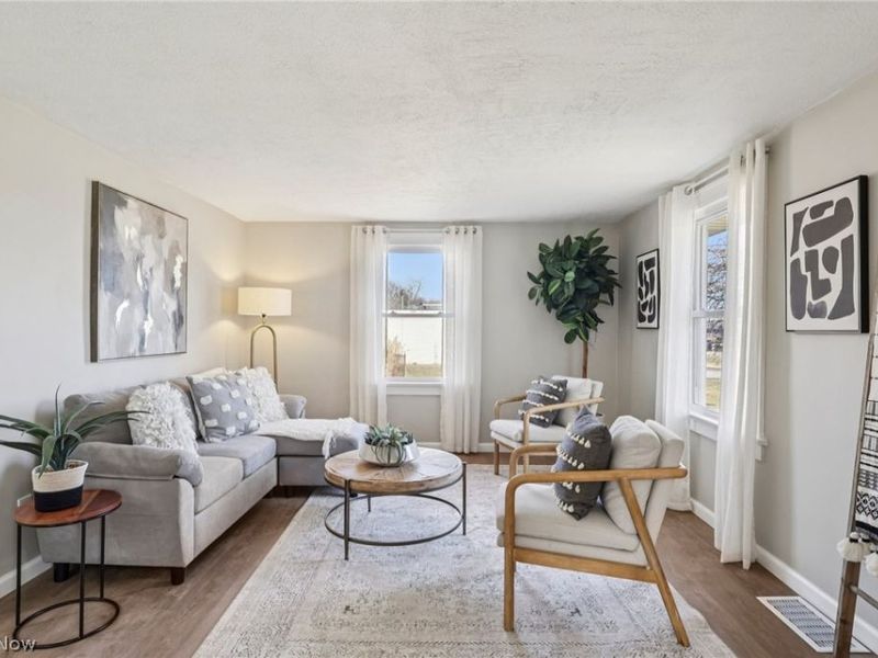 62 Jacobs Road, Hubbard, OH 44425 Photo 2