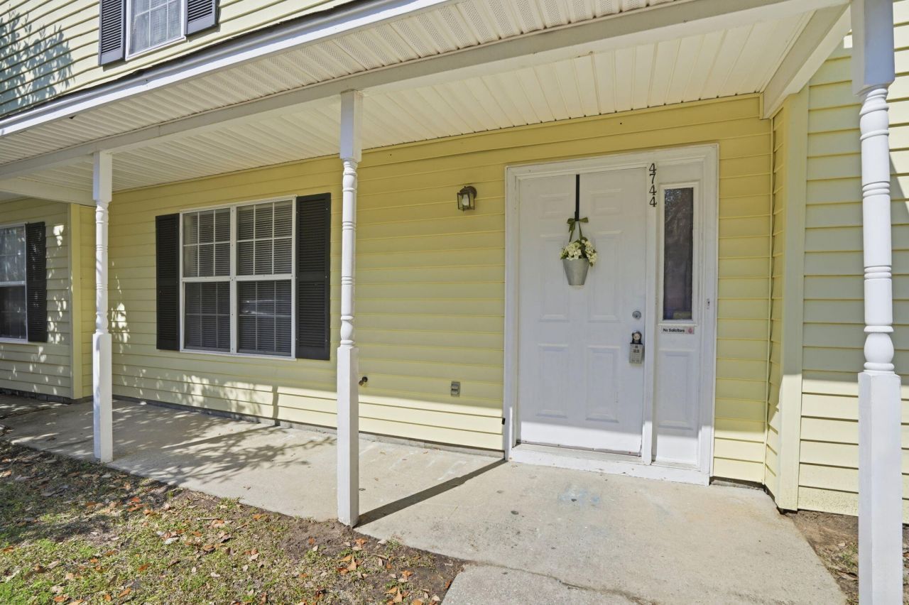 4744 Bayfield Drive Photo 2