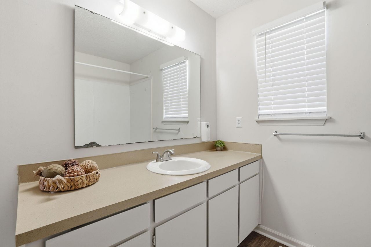 4744 Bayfield Drive Photo 28