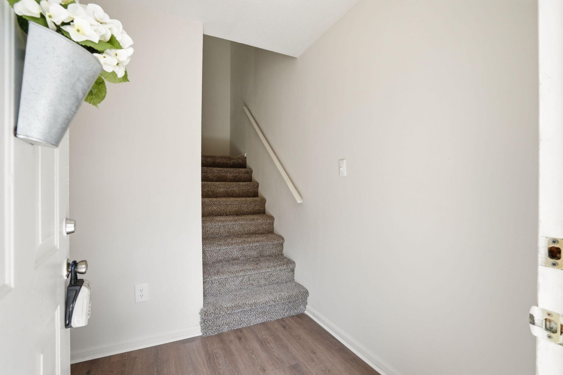 4744 Bayfield Drive Photo 6