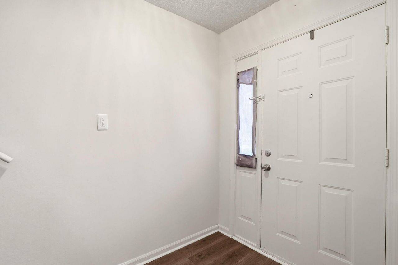 4744 Bayfield Drive Photo 6