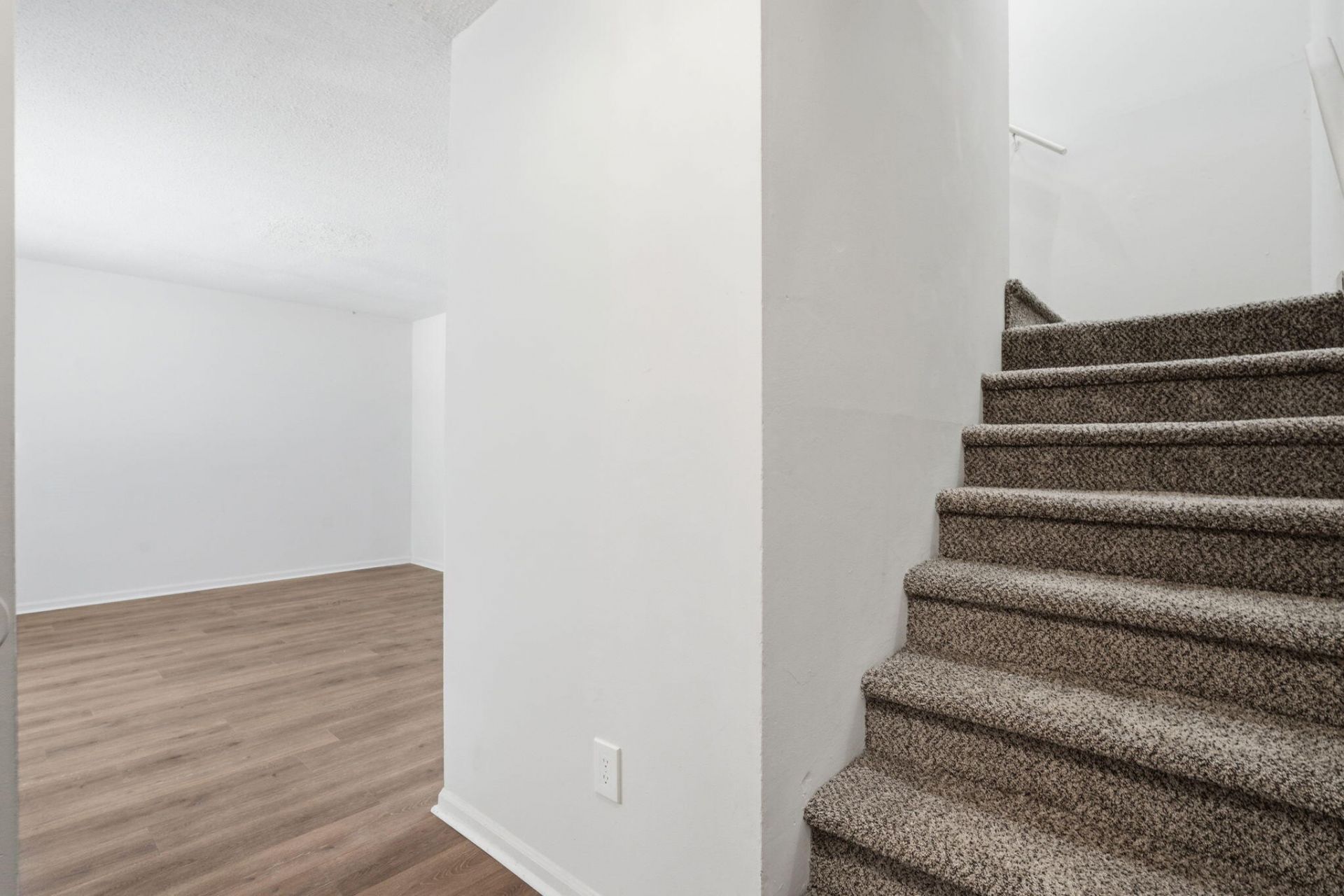 4744 Bayfield Drive Photo 8