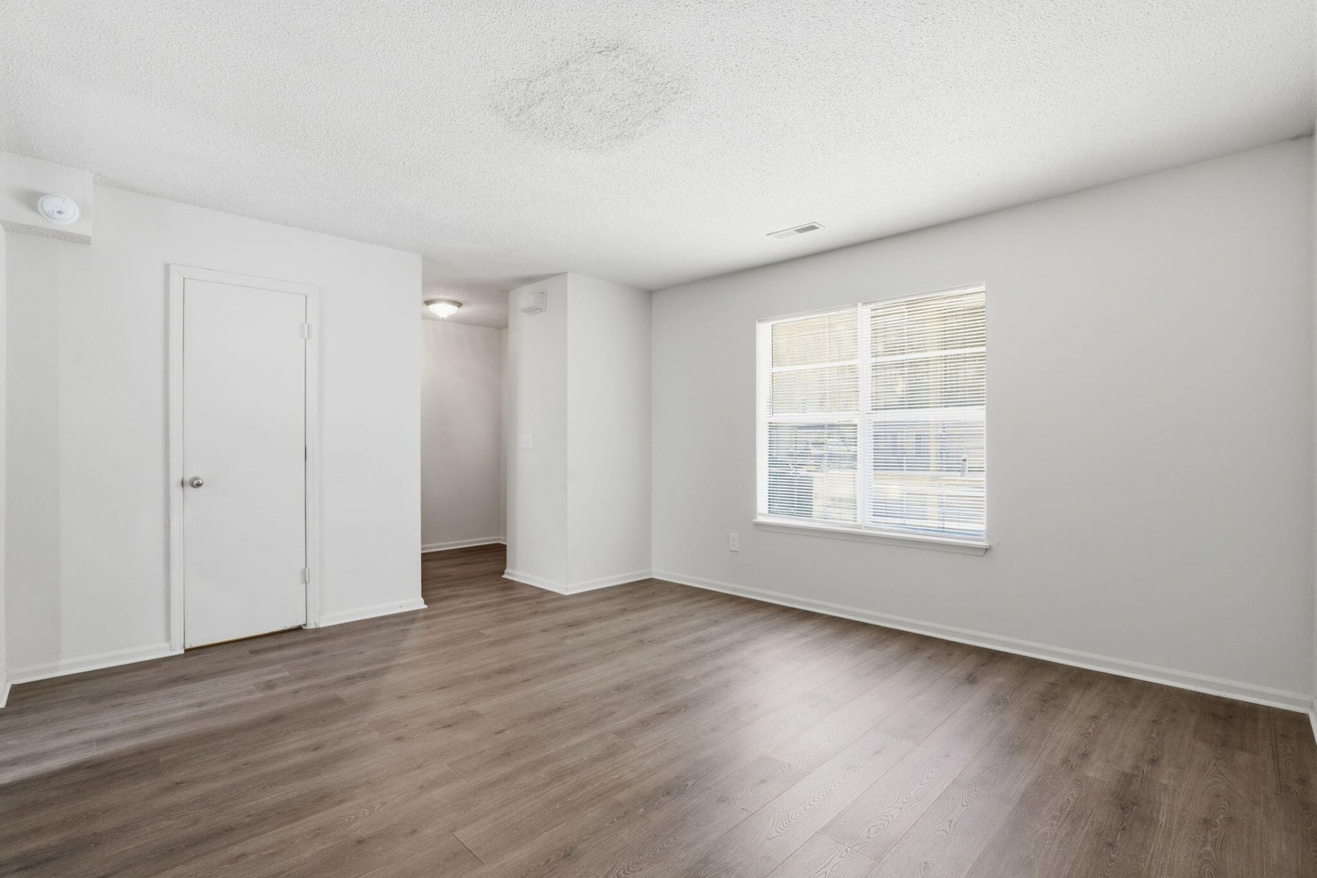 4744 Bayfield Drive Photo 9