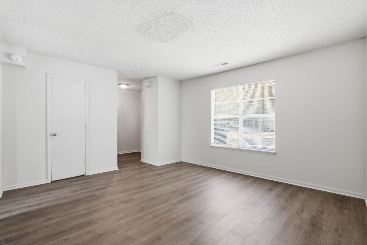 4744 Bayfield Drive Photo 9