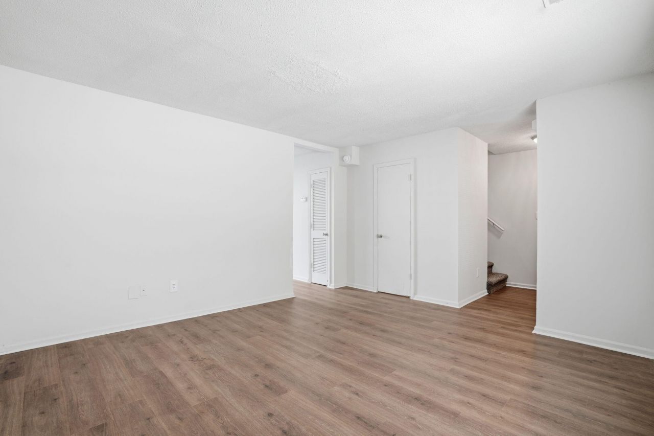 4744 Bayfield Drive Photo 9