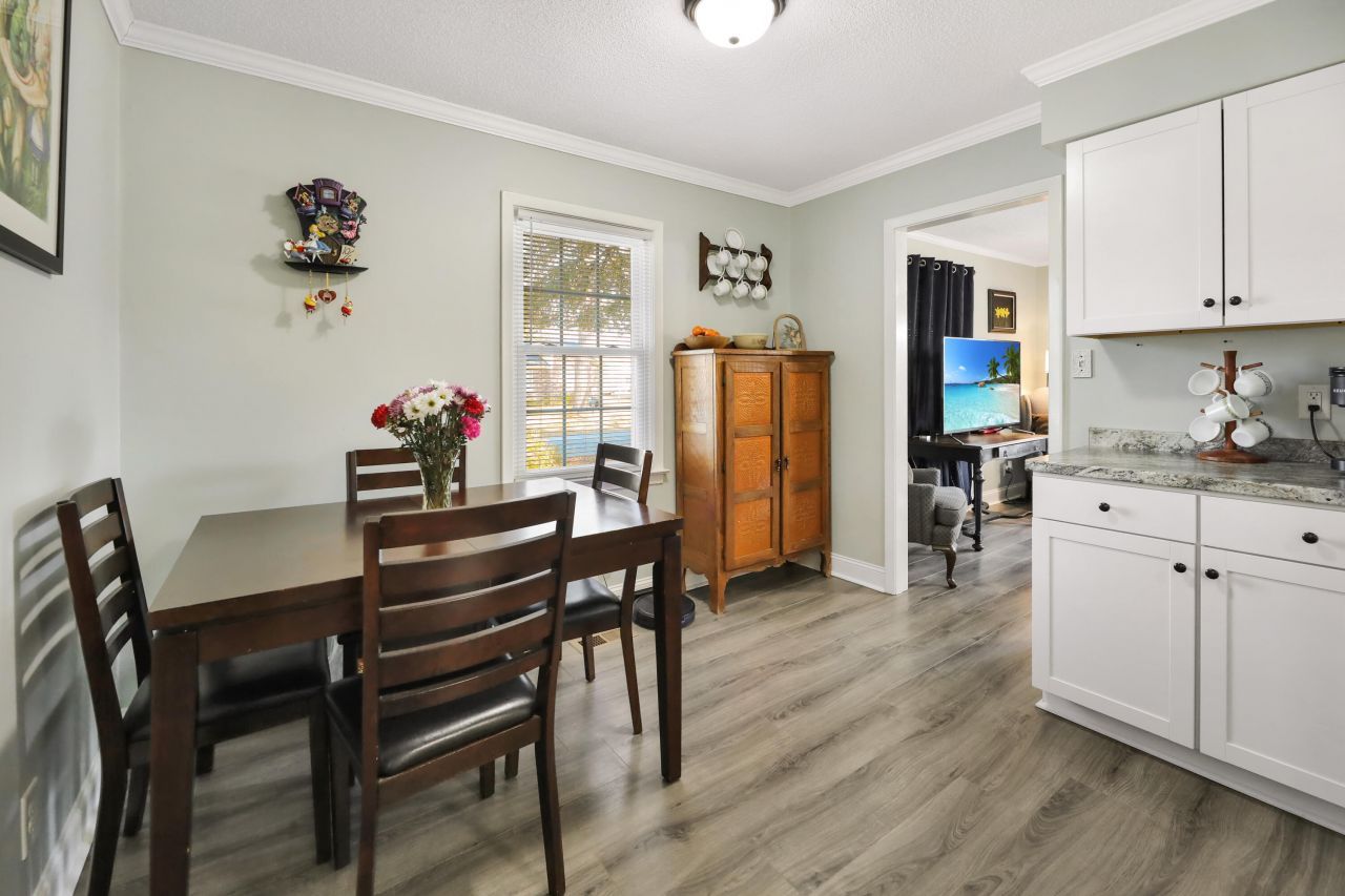 101 Center Street Photo 14