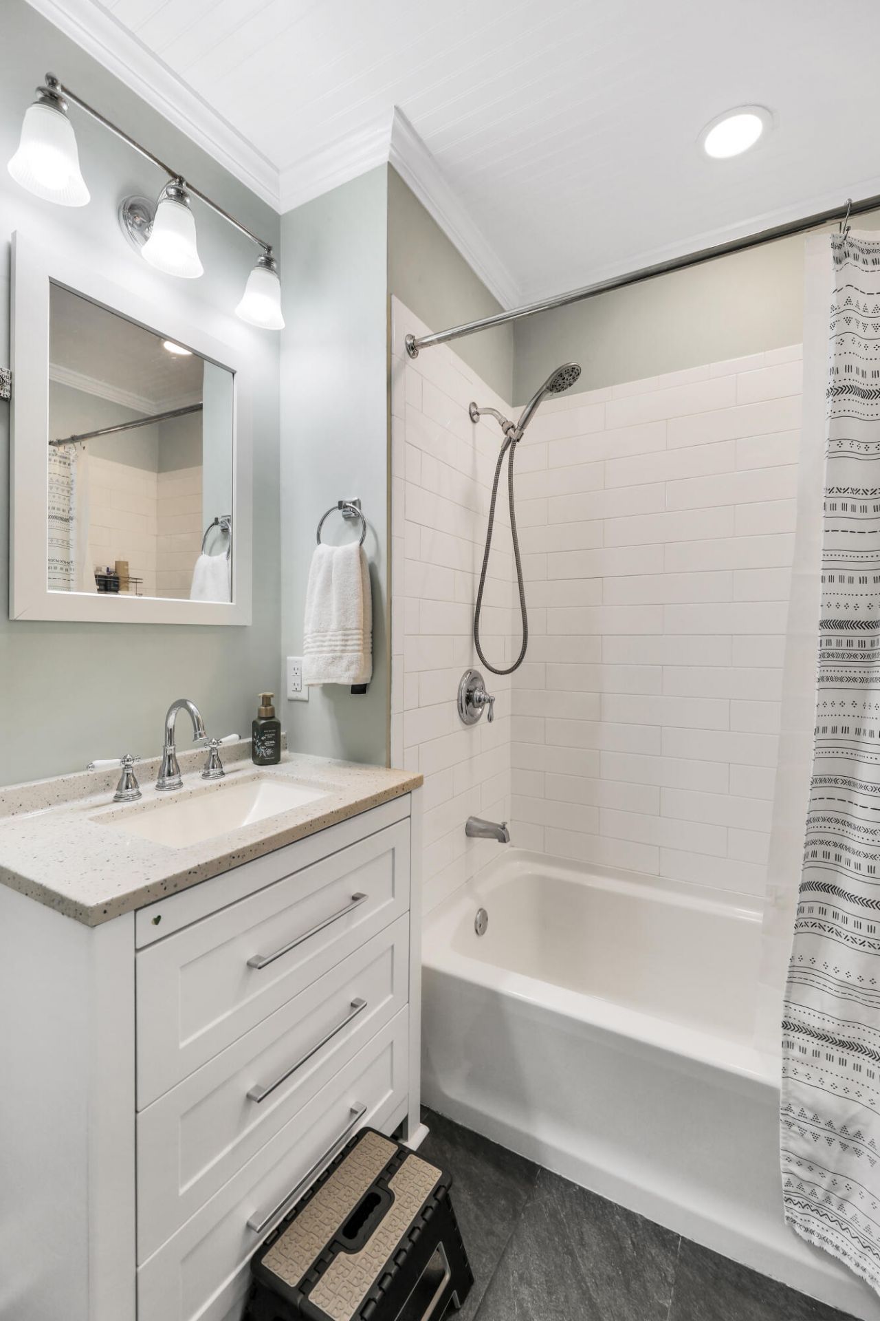 101 Center Street Photo 21