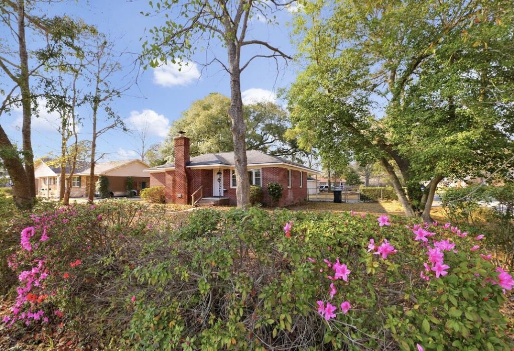 101 Center Street Photo 30