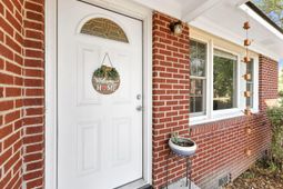 101 Center Street photo 4