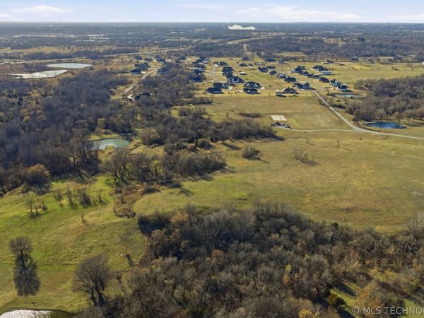 39 S 305th East Avenue, Coweta, OK 74429