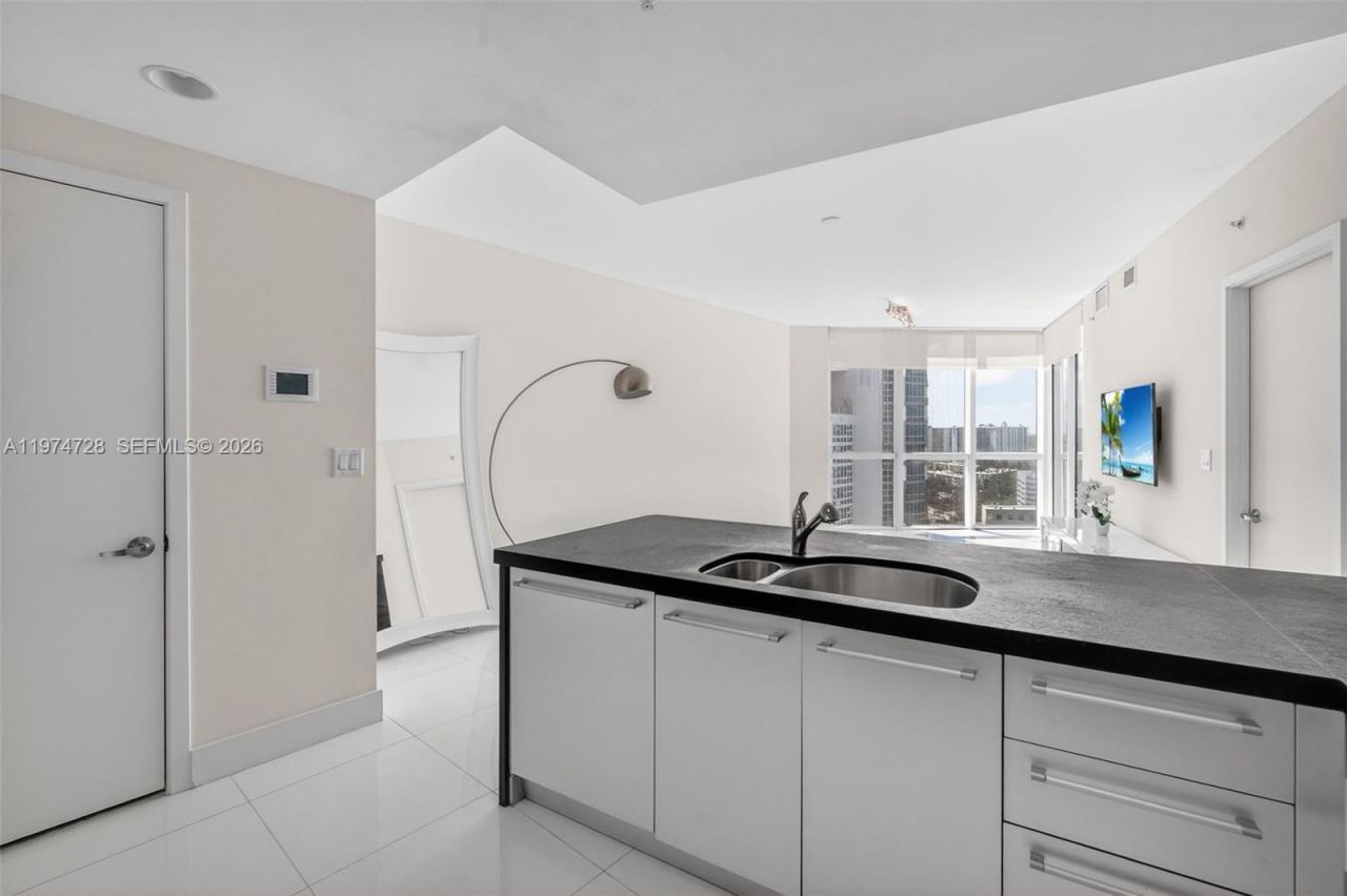 18201 Collins Ave , Unit 2008, Sunny Isles Beach, FL 33160 Photo