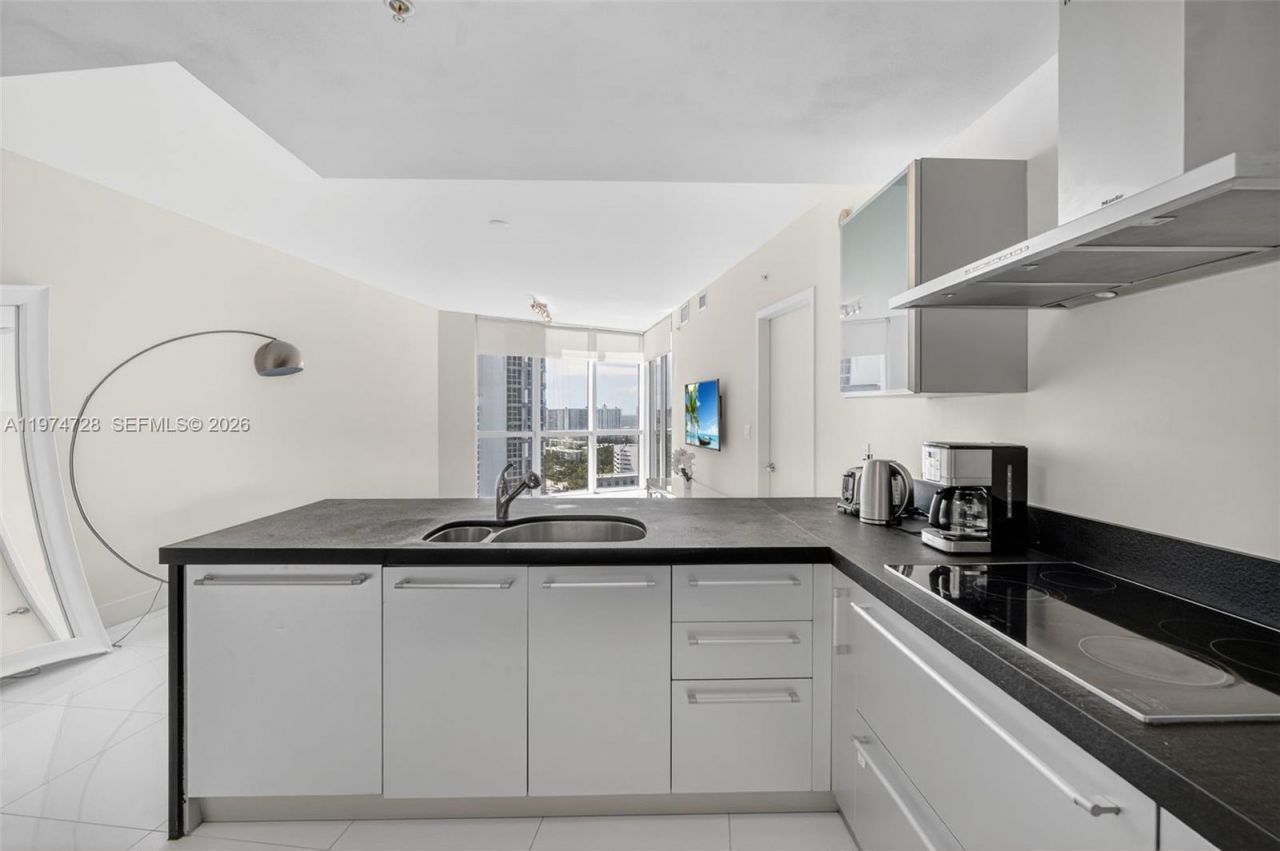 18201 Collins Ave , Unit 2008, Sunny Isles Beach, FL 33160 Photo