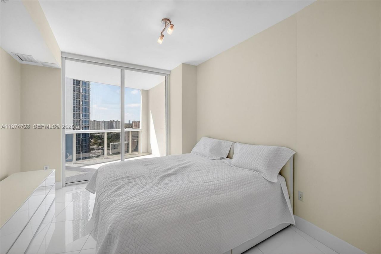 18201 Collins Ave , Unit 2008, Sunny Isles Beach, FL 33160 Photo