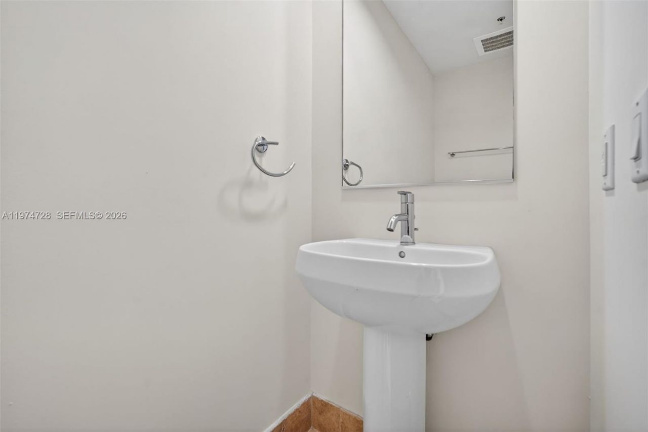 18201 Collins Ave , Unit 2008, Sunny Isles Beach, FL 33160 Photo