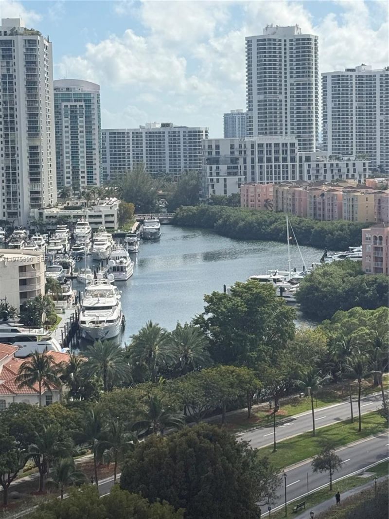 20000 E Country Club Dr , Unit PH09, Aventura, FL 33180 Photo