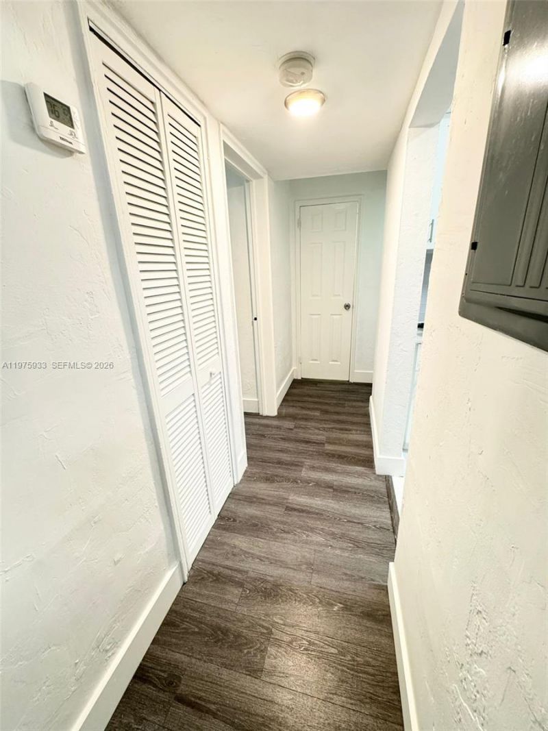 7435 Byron Ave , Unit 07, Miami Beach, FL 33141 Photo