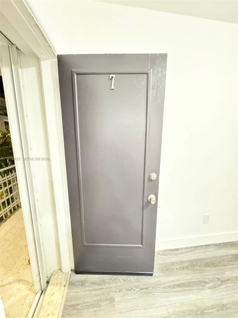 7435 Byron Ave , Unit 07, Miami Beach, FL 33141 Photo
