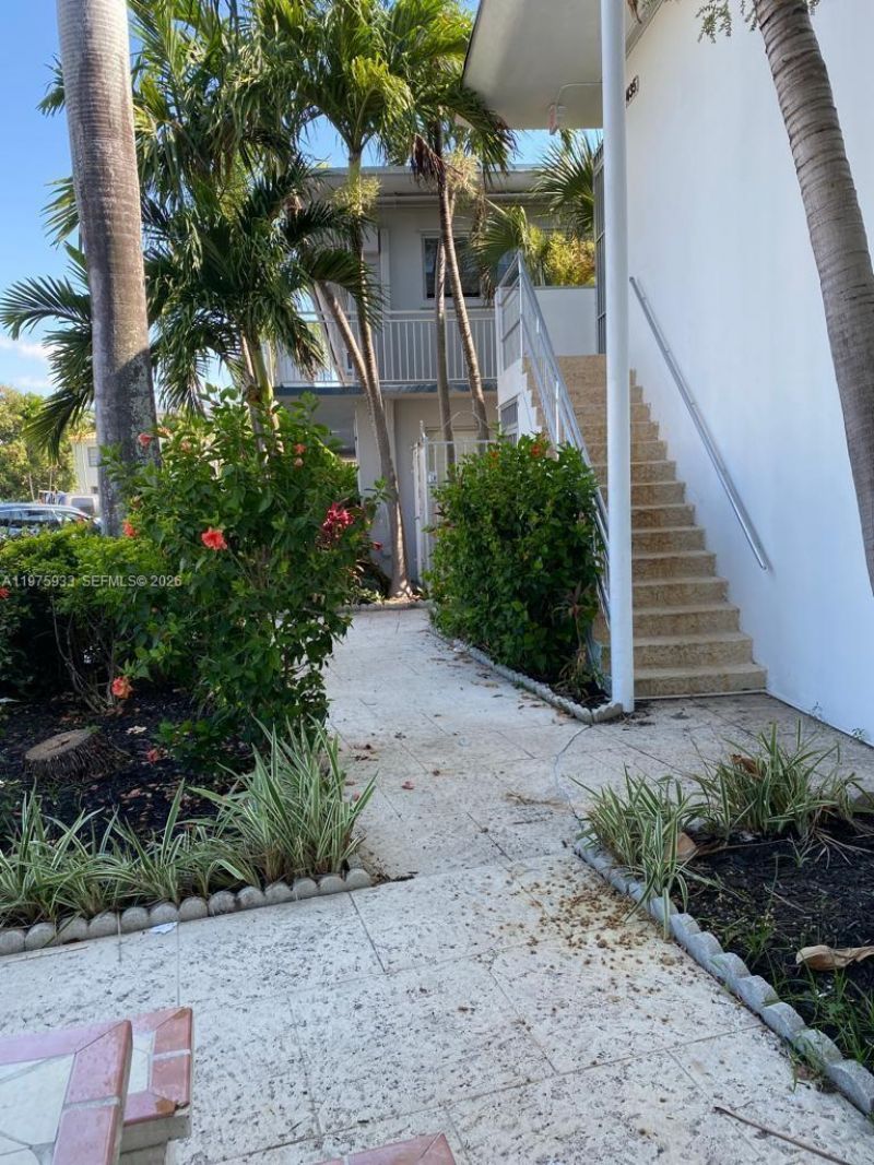7435 Byron Ave , Unit 07, Miami Beach, FL 33141 Photo