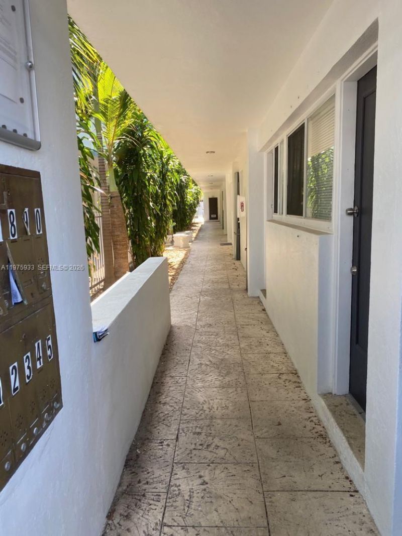 7435 Byron Ave , Unit 07, Miami Beach, FL 33141 Photo