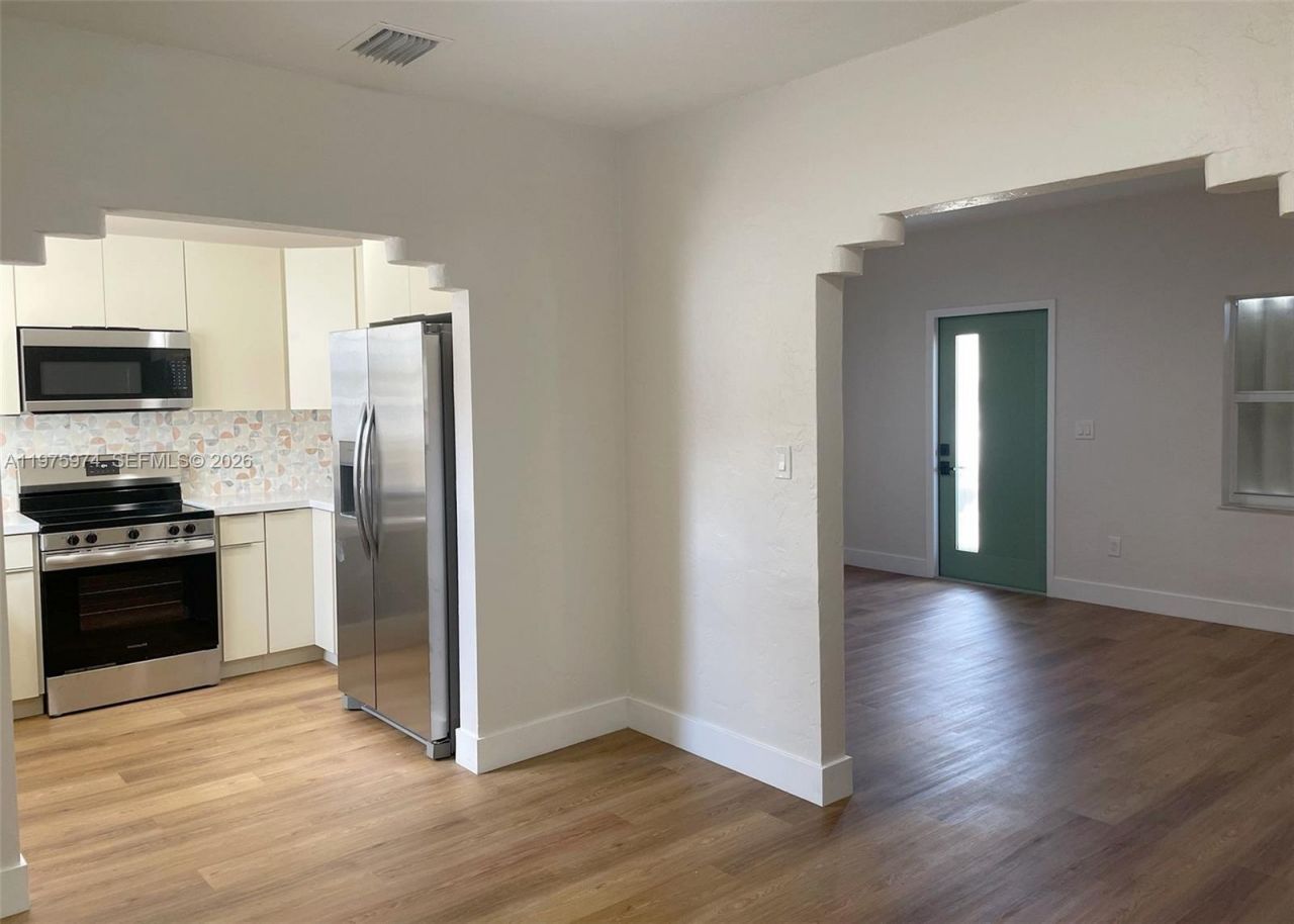 3200 SW 2nd St , Miami, FL 33135 Photo