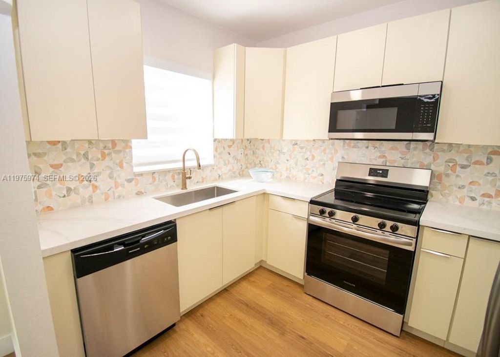 3200 SW 2nd St , Miami, FL 33135 Photo