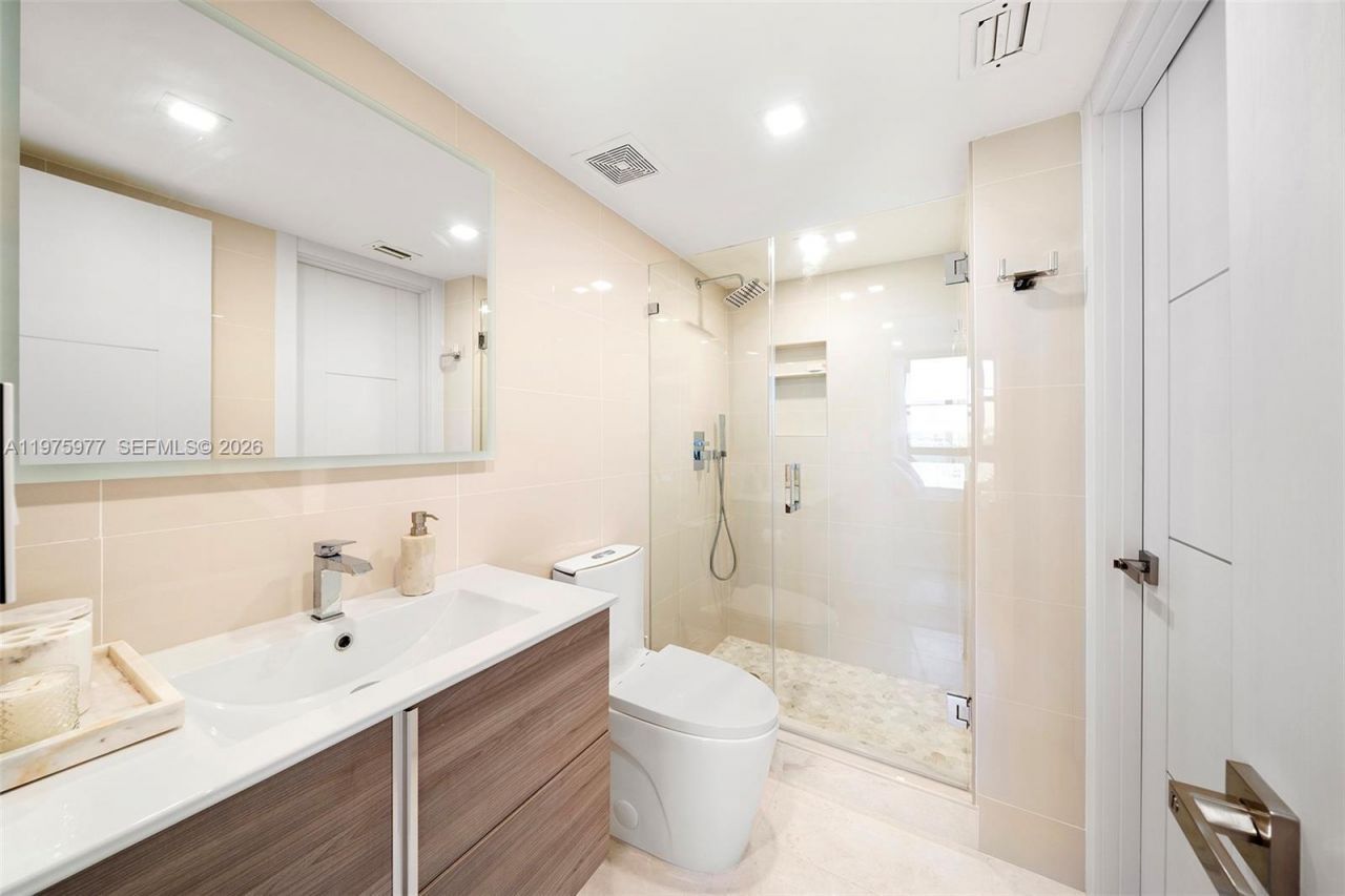 9 Island Ave , Unit 702, Miami Beach, FL 33139 Photo