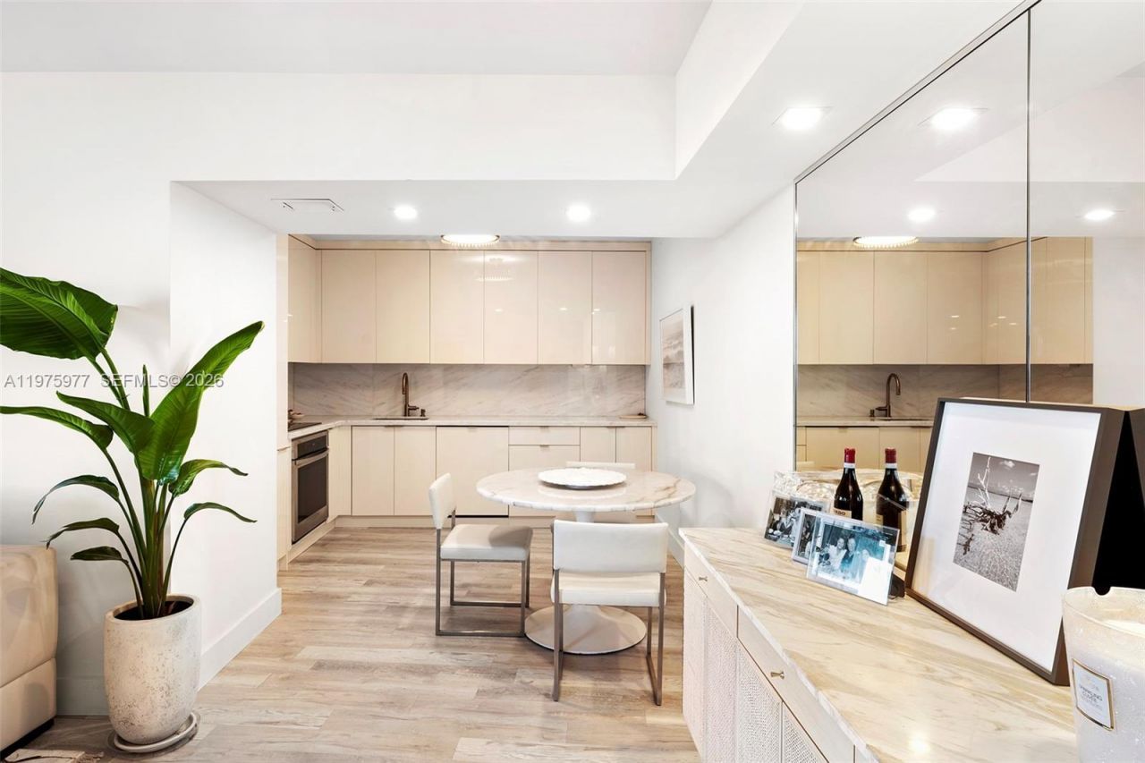 9 Island Ave , Unit 702, Miami Beach, FL 33139 Photo