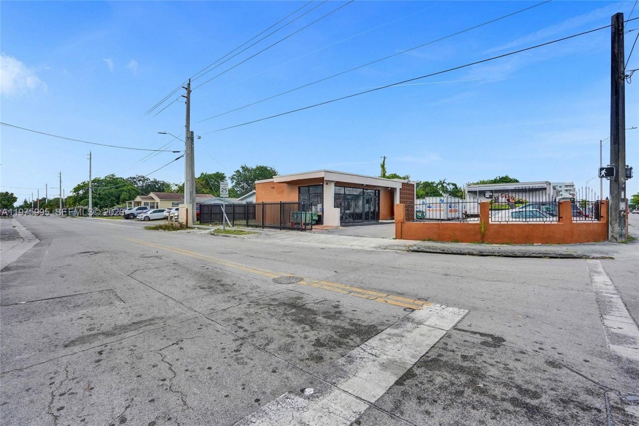 5595 NW 17th Ave, Miami, FL 33142 Photo