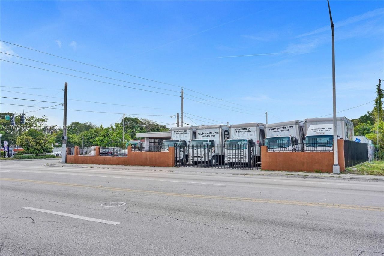 5595 NW 17th Ave, Miami, FL 33142 Photo