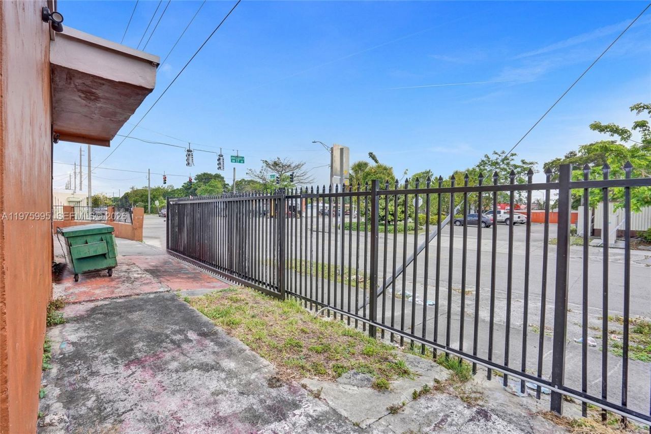 5595 NW 17th Ave, Miami, FL 33142 Photo