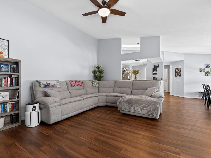 7075 Glen Kerry Court, Florence, KY 41042 Photo 2